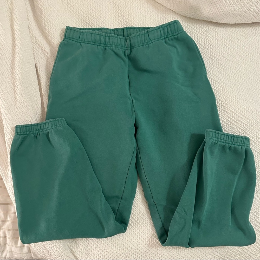 Aritzia sweatpants